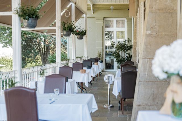 Chateau des comtes de Challes · Hôtel 3 étoiles Chambéry 