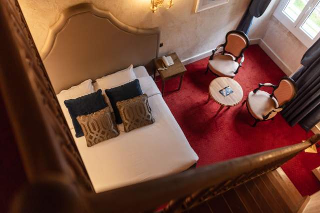 Chateau des comtes de Challes · Hôtel 3 étoiles Chambéry