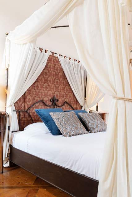 Chateau des comtes de Challes · Hôtel 3 étoiles Chambéry