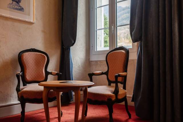 Chateau des comtes de Challes · Hôtel 3 étoiles Chambéry