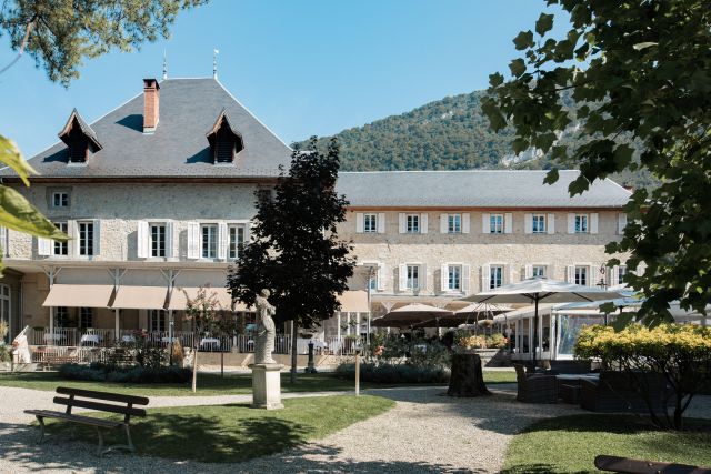 Chateau des comtes de Challes · Hôtel 3 étoiles Chambéry