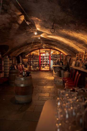 Chateau des comtes de Challes · cave à vin