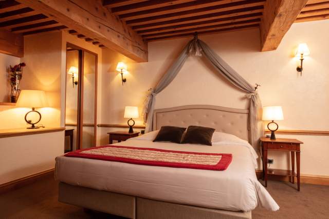 Chateau des comtes de Challes · chambre