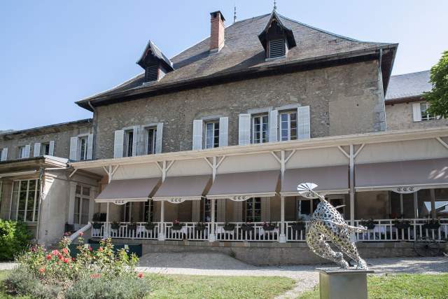 Chateau des comtes de Challes · Hôtel 3 étoiles Chambéry
