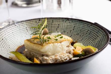 Chateau des comtes de Challes · plat poisson · Hôtel Challes-les-Eaux