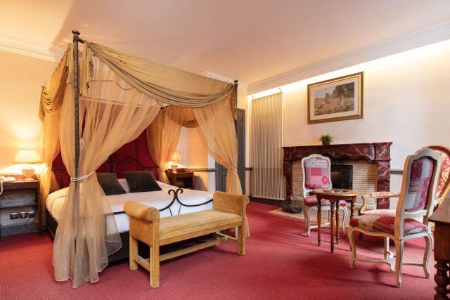 Chateau des comtes de Challes · chambre