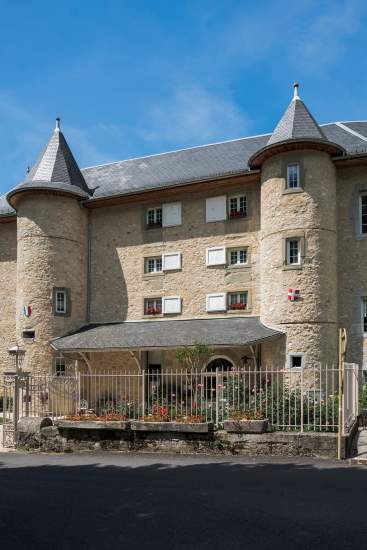 Chateau des comtes de Challes · extérieur