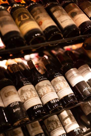 Chateau des comtes de Challes · cave à vin